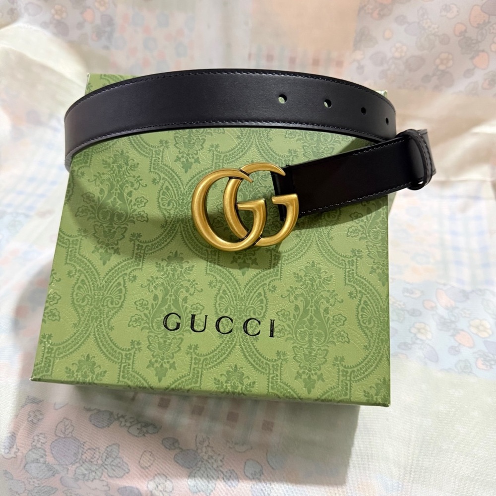 Gucci Black Leather Belt with Gold Double G Logo - Picture 1 of 8